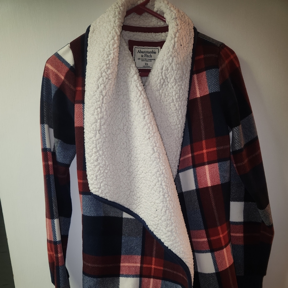 Abercrombie & Fitch Plaid Fleece Carrigan with Sherpa Lining , size XS